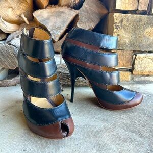 L.A.M.B. Peep toe black & brown leather cut out ankle boot heel Sz-7.  G
